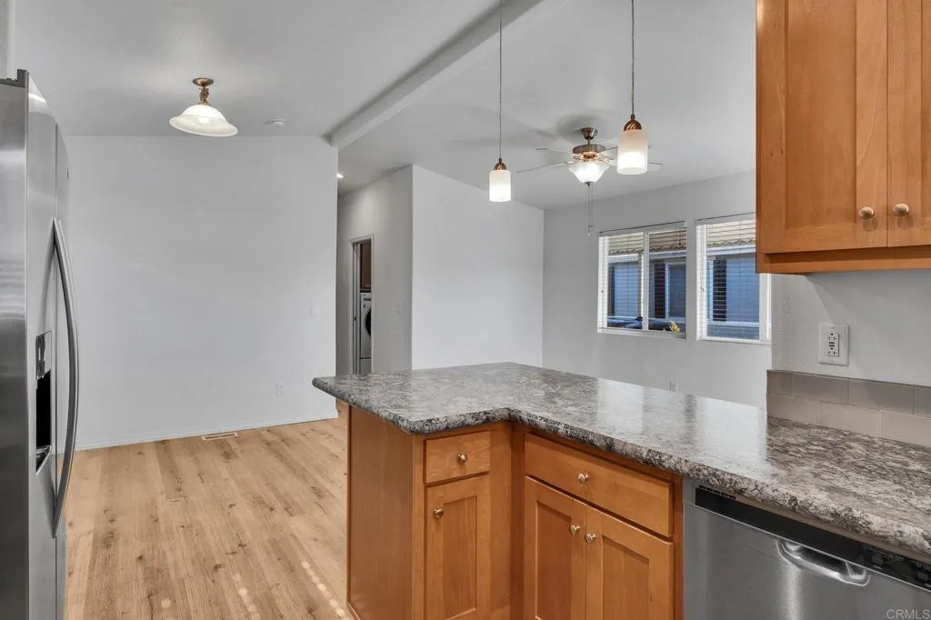 https://cdn.realtyfeed.com/cdn/127/306712519/b0eeb5222c0493ea8a9cb6ec652f3fba.webp