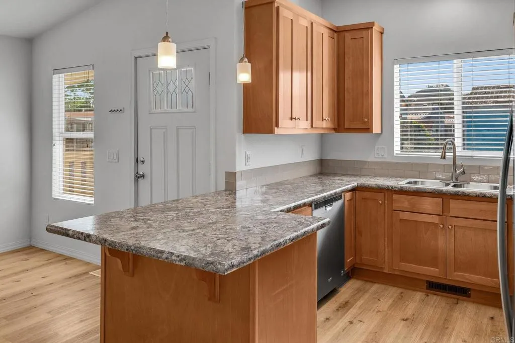 https://cdn.realtyfeed.com/cdn/127/306712519/d6d7342bd89e664c8089fbb04d18d46c.webp