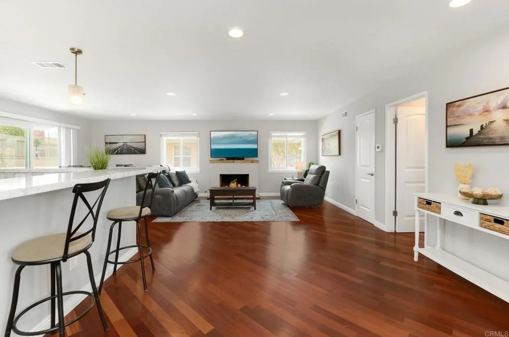 https://cdn.realtyfeed.com/cdn/127/306712534/9a3ca2bfedb3a417503e6796d5386a81.webp