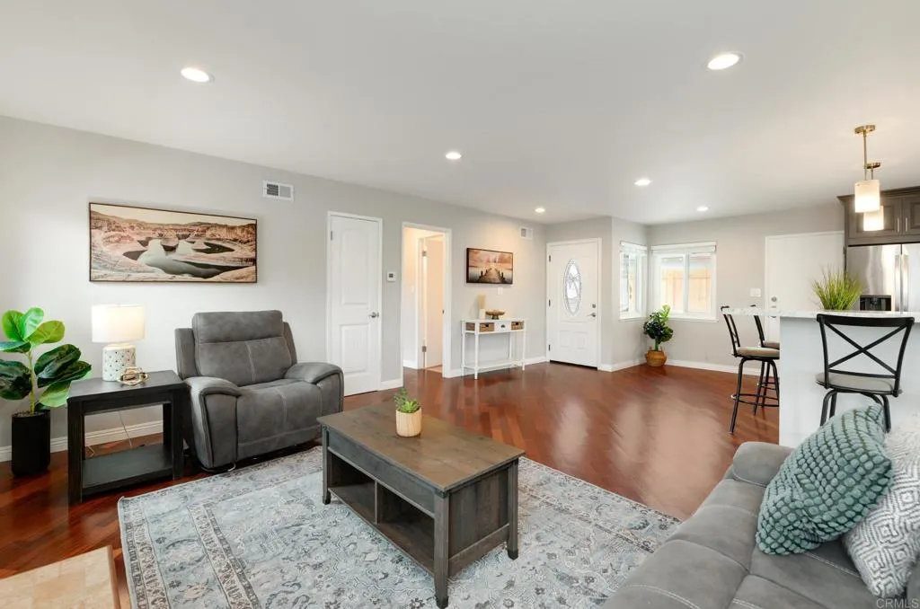 https://cdn.realtyfeed.com/cdn/127/306712534/feaeb0af4f4b6fda3316e384b2a48452.webp