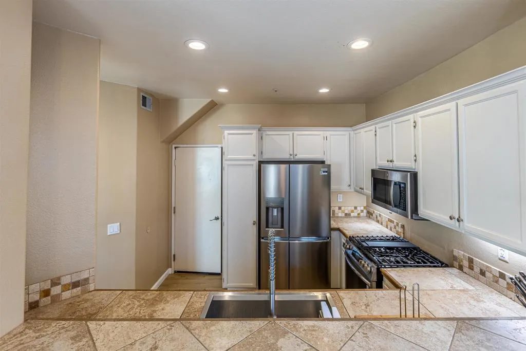 https://cdn.realtyfeed.com/cdn/127/306712560/f61eea4e81d6939837ad5b208da86946.webp