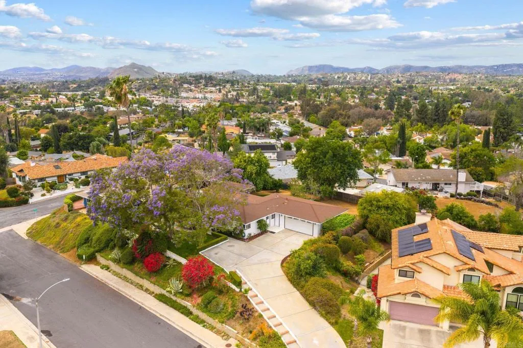 https://cdn.realtyfeed.com/cdn/127/306712571/91c5587ed25446588e4f53d367d1ba63.webp