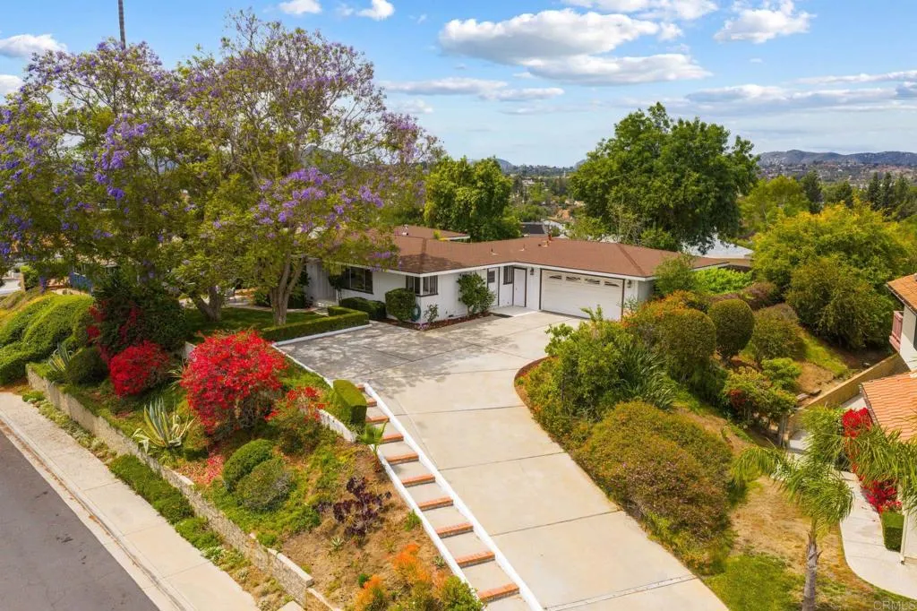 https://cdn.realtyfeed.com/cdn/127/306712571/cf2a9759f0932fc362c4111d45b53f94.webp