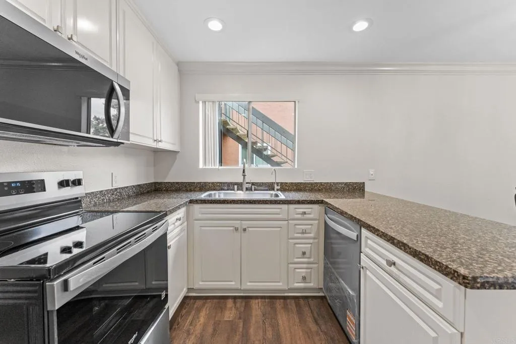 https://cdn.realtyfeed.com/cdn/127/306712600/0c088badb8c5df7d6509fe327f7d8b6a.webp