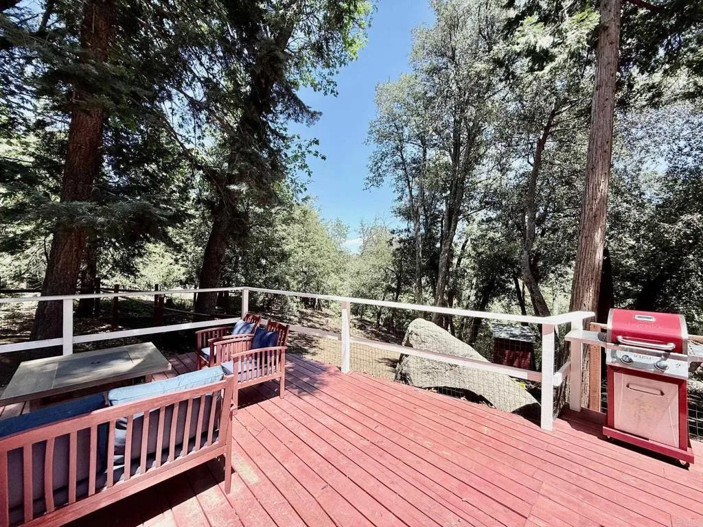 https://cdn.realtyfeed.com/cdn/127/306712632/1ac1c2e4d0663d5d171908f0e0435bbd.webp