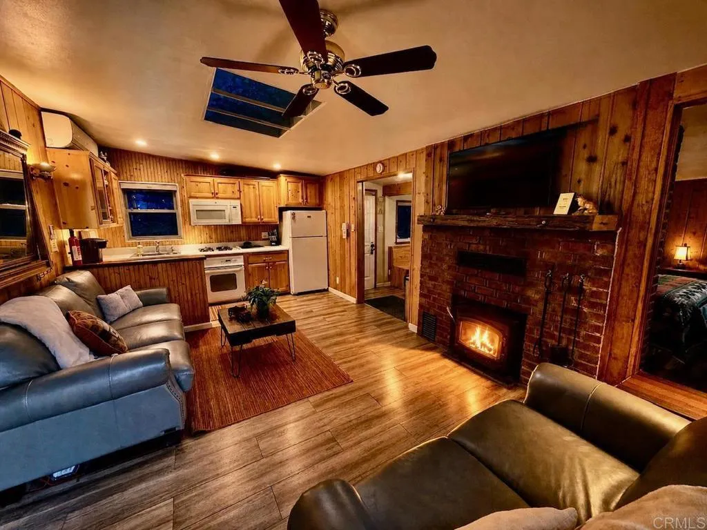 https://cdn.realtyfeed.com/cdn/127/306712632/49fe67b525fcac5fd8943101fd79583e.webp