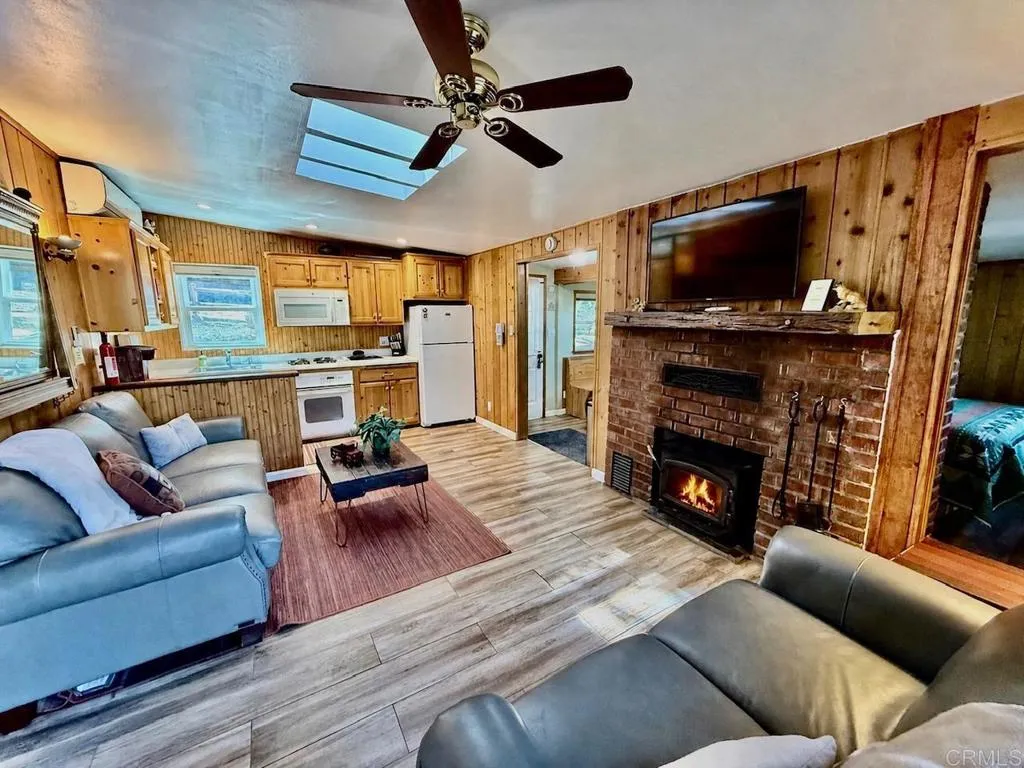 https://cdn.realtyfeed.com/cdn/127/306712632/8328f73ba5c4c94e844d13dd84fd644c.webp