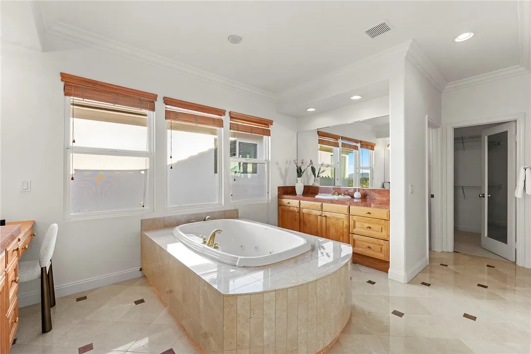 https://cdn.realtyfeed.com/cdn/127/306712639/4e488127accf894f6d0208fe9cbe990f.webp