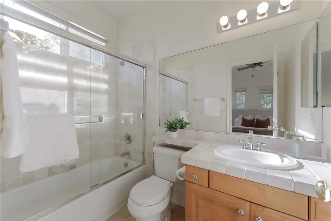 https://cdn.realtyfeed.com/cdn/127/306712639/eb3ac3c9c6dd6b036bb8ee3b4586a65c.webp
