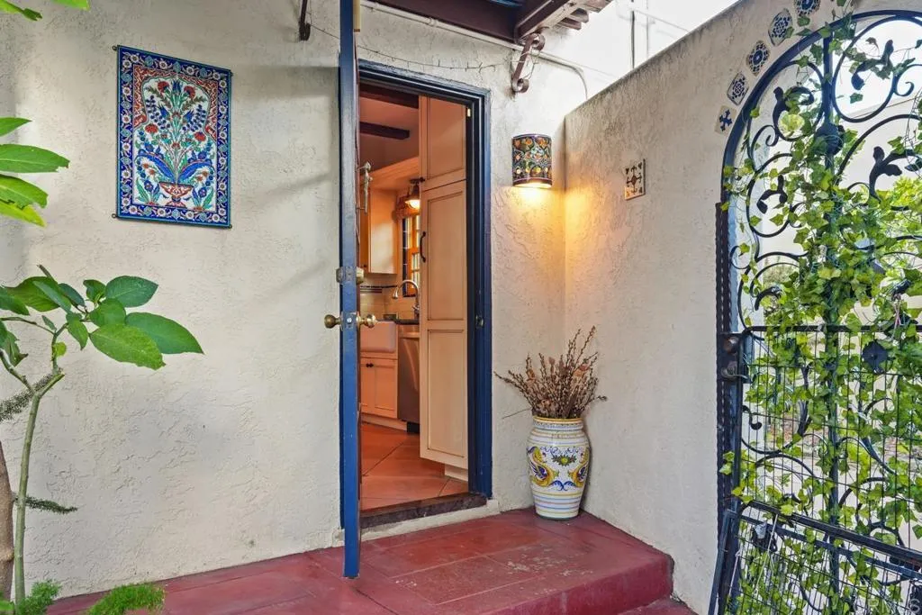 https://cdn.realtyfeed.com/cdn/127/306712642/09c513f5c2caa202eed7df7f48e723dc.webp