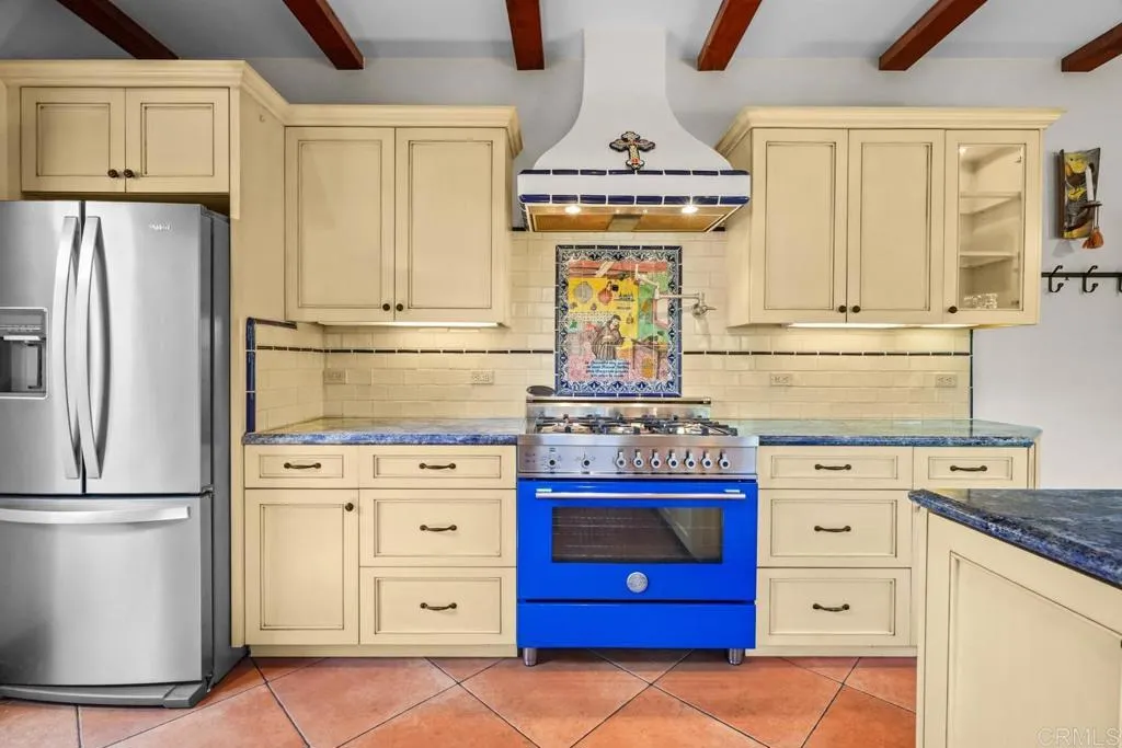 https://cdn.realtyfeed.com/cdn/127/306712642/2cc414eba8d874fc643c4aa8cf9d09c1.webp