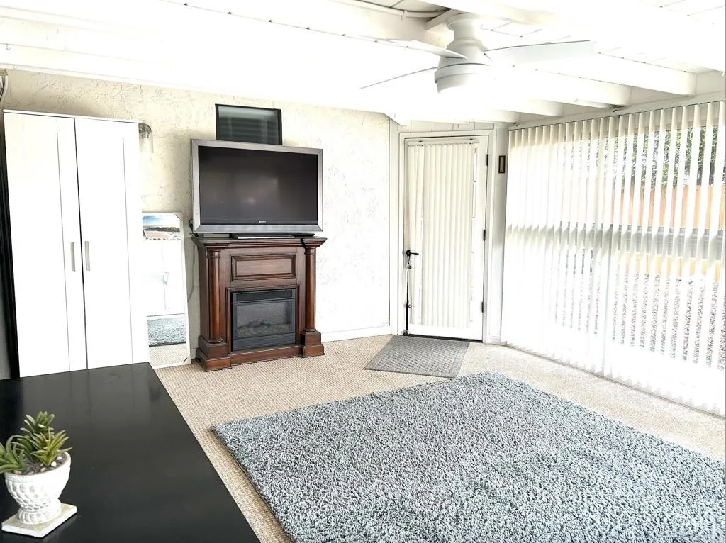 https://cdn.realtyfeed.com/cdn/127/306712657/b9e6c86831374d69a4b1f65b5b2de9d7.webp