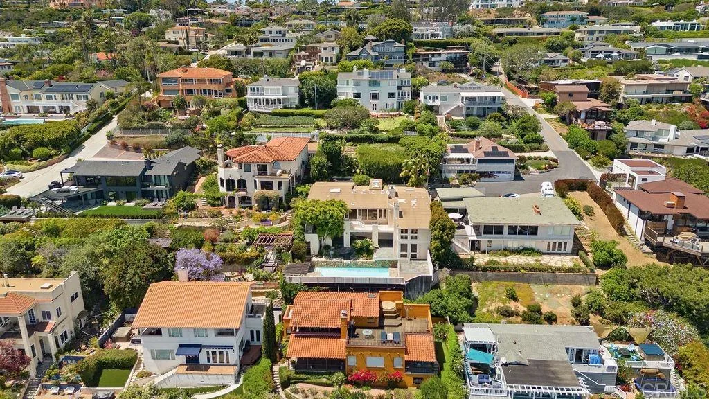 https://cdn.realtyfeed.com/cdn/127/306712698/06d030fb4747e5ffc0c9922ad28624a7.webp