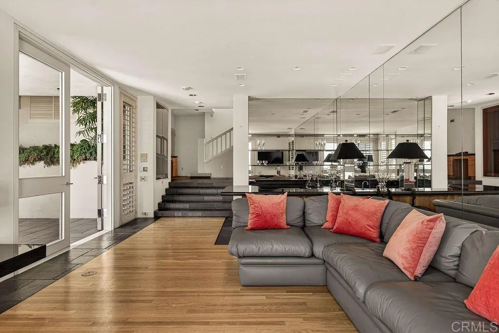 https://cdn.realtyfeed.com/cdn/127/306712698/16e7cec1aa6ae73b2a4d4a4b42f0e155.webp