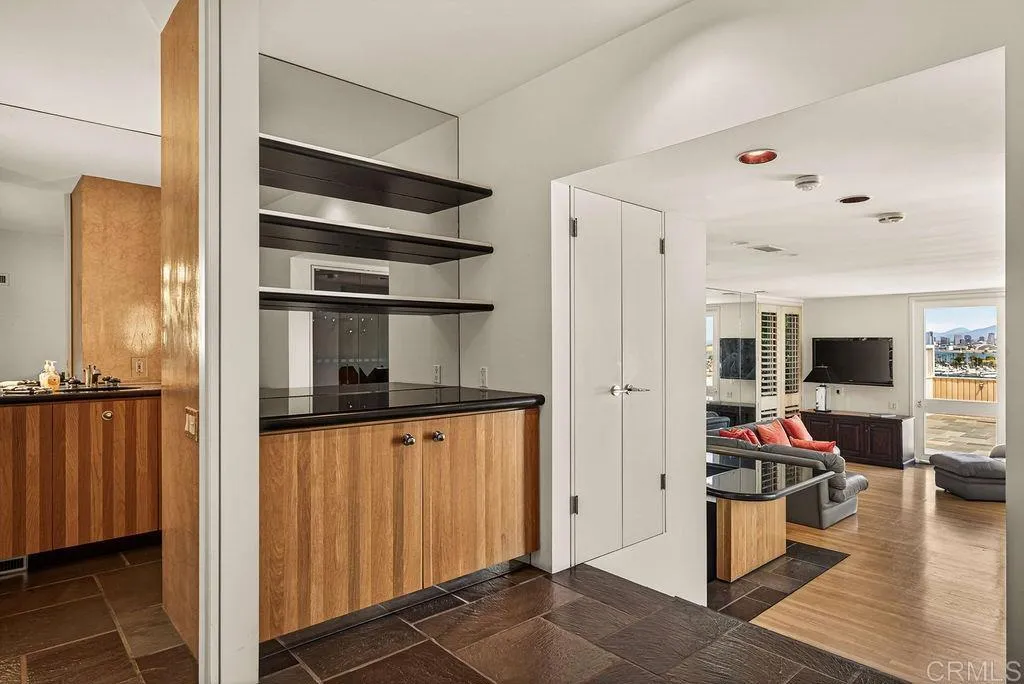 https://cdn.realtyfeed.com/cdn/127/306712698/43ad8715e7bab5083e3a083c664da457.webp