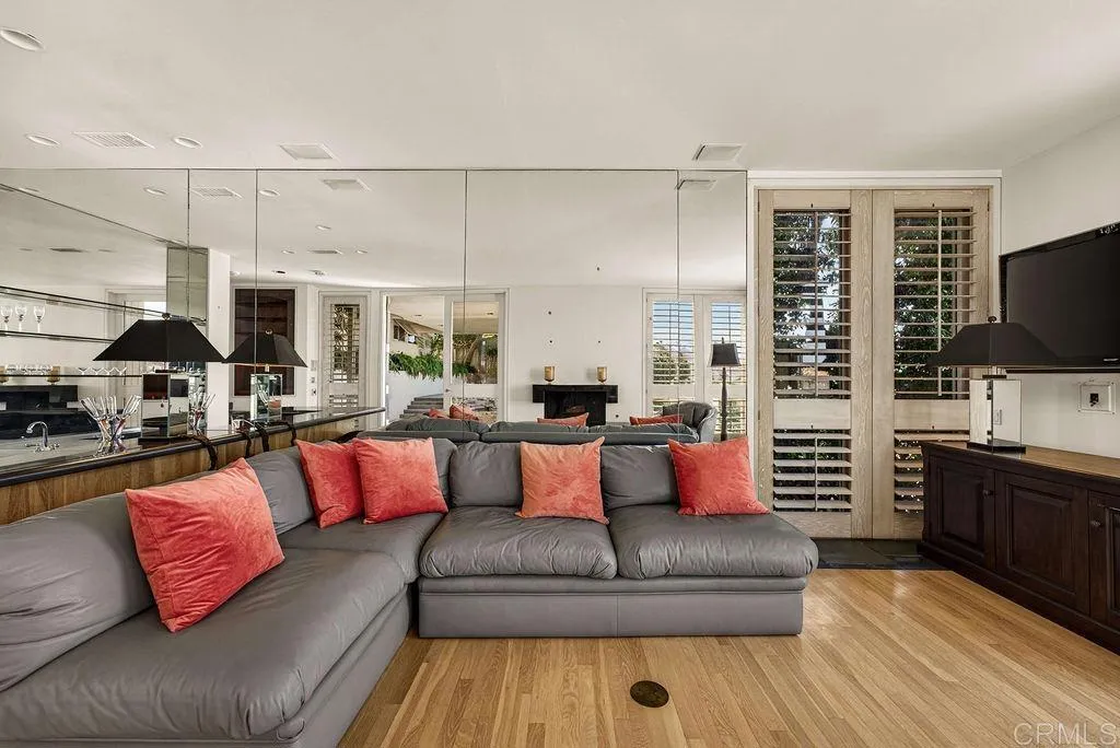 https://cdn.realtyfeed.com/cdn/127/306712698/81f54e94557da5d81f2af7b141ceb9dd.webp
