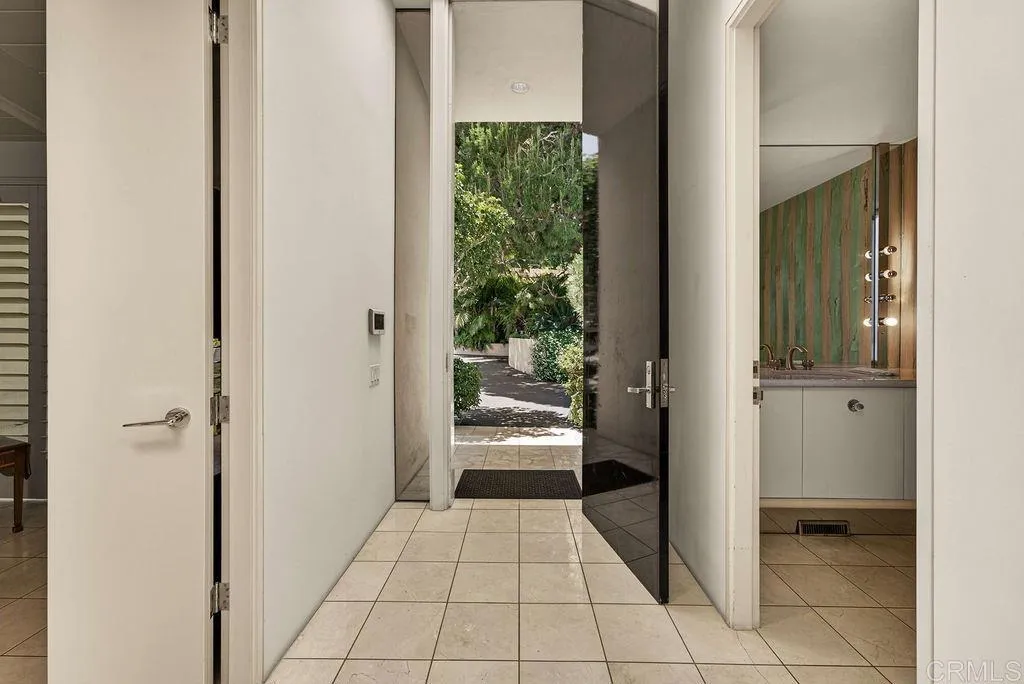 https://cdn.realtyfeed.com/cdn/127/306712698/b02b8cd4d0a9355eea5492d086a946d6.webp