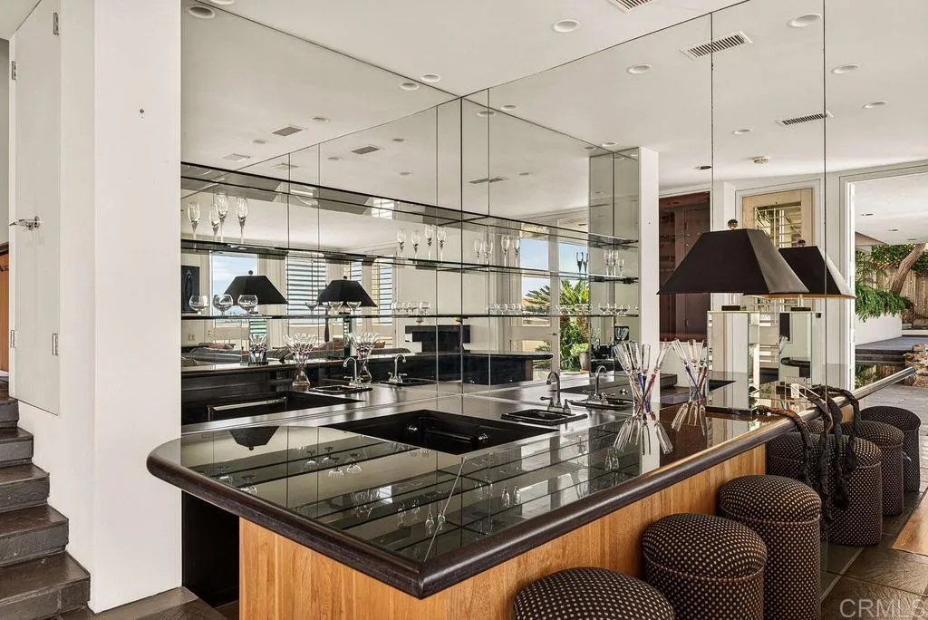 https://cdn.realtyfeed.com/cdn/127/306712698/f27d37b1b3d1ccbd82a1f6f48b440a3f.webp