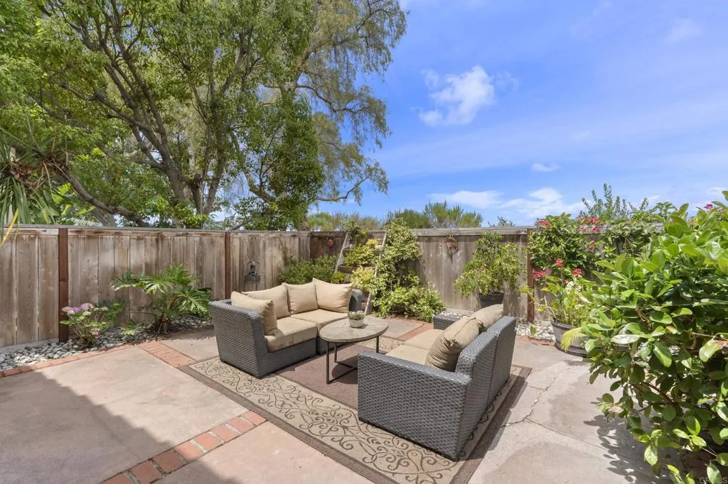 https://cdn.realtyfeed.com/cdn/127/306712721/1cb2e22265e2113f904528b78c581d64.webp