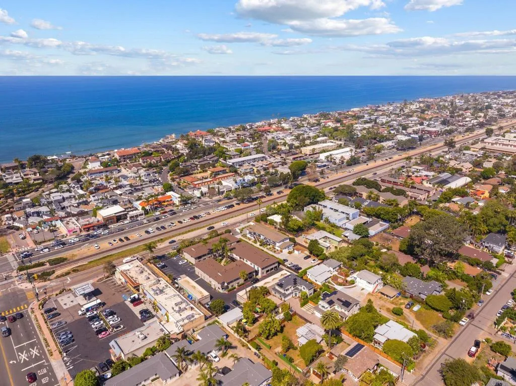 https://cdn.realtyfeed.com/cdn/127/306712735/3c86d900ed79681fcee0481cdf40e717.webp