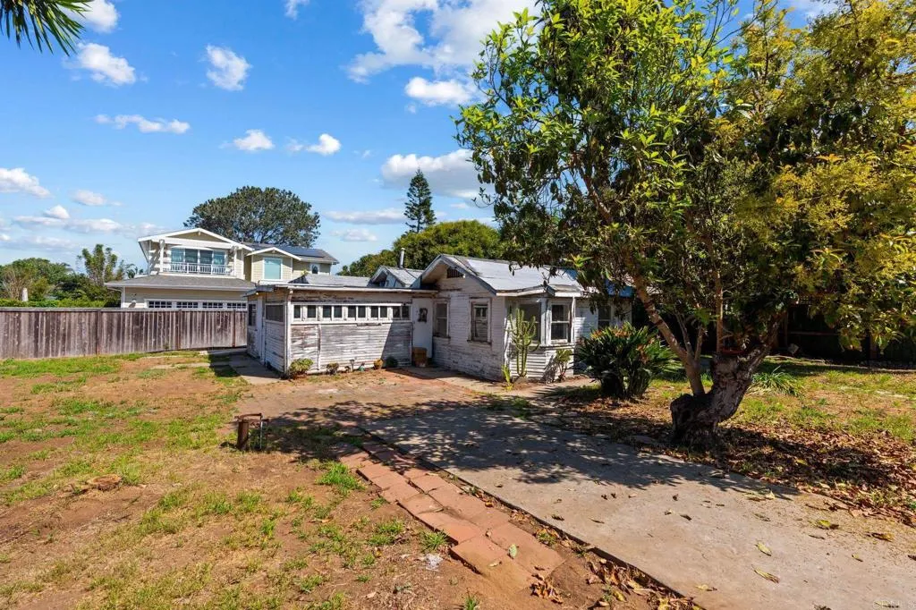 https://cdn.realtyfeed.com/cdn/127/306712735/a4ef6889ede995b6b9132851f95b1ad6.webp