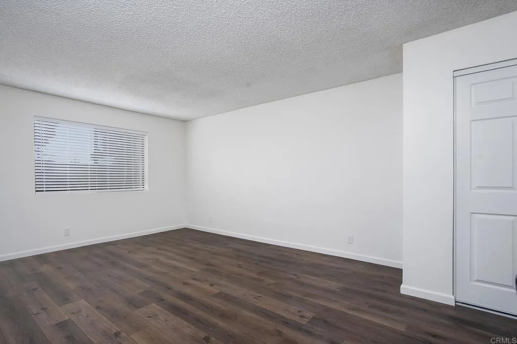 https://cdn.realtyfeed.com/cdn/127/306712771/1afbbf7b72815de6bfd27f0afb0d2c93.webp