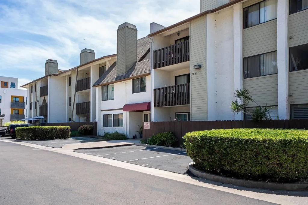 https://cdn.realtyfeed.com/cdn/127/306712771/c3de6a9e09a76904cb21ae0e5fd2dc60.webp