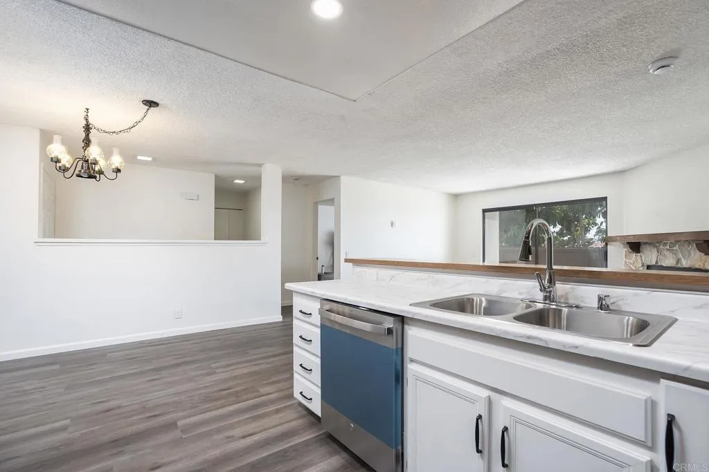 https://cdn.realtyfeed.com/cdn/127/306712771/f42d665c195c705cdc84e8966383e5bf.webp
