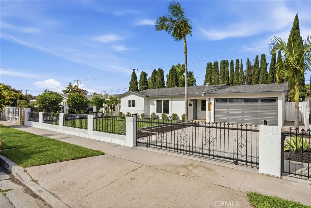 Santa Ana, CA 92704