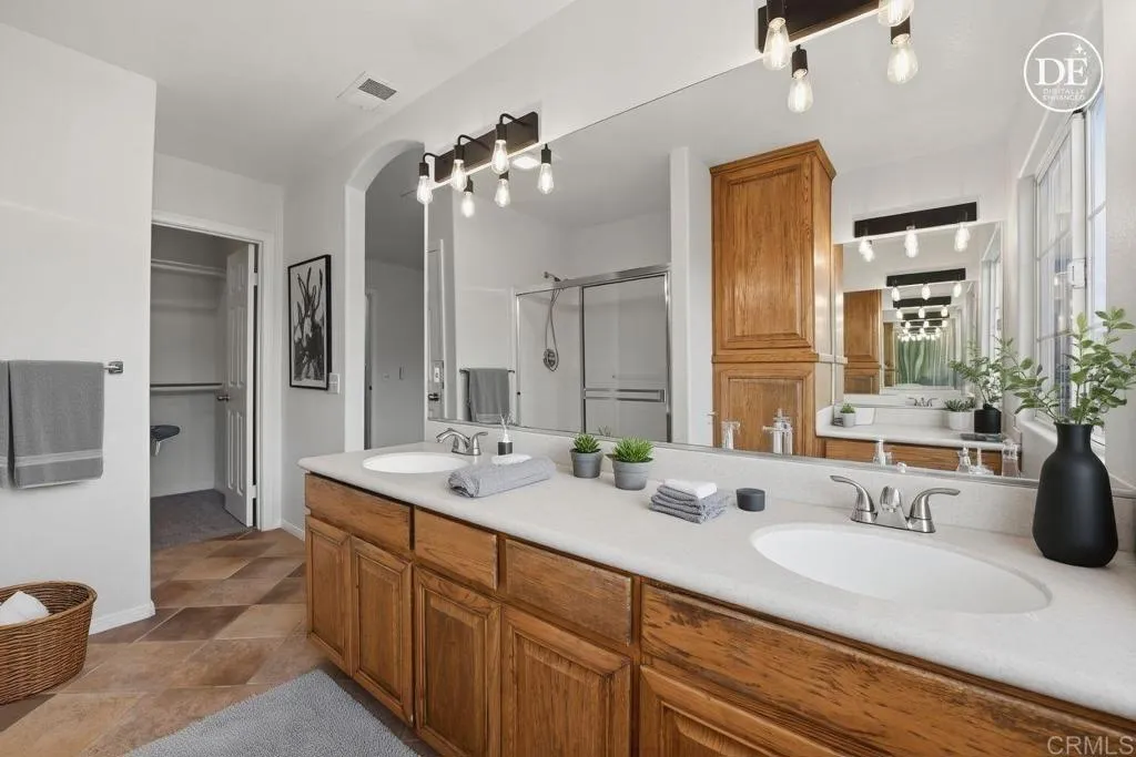https://cdn.realtyfeed.com/cdn/127/306712795/0e019e6f3b67fd94962a2853982906e4.webp