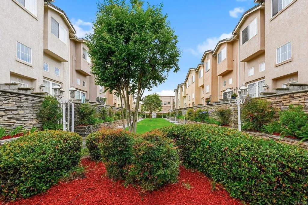 https://cdn.realtyfeed.com/cdn/127/306712795/44c7527fb58ba30b28cdb8802ee76328.webp