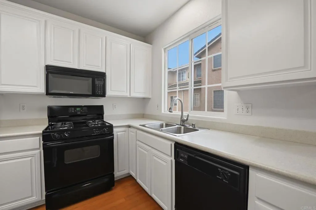 https://cdn.realtyfeed.com/cdn/127/306712795/641964e7dd6c1bfae87d7acb76c93619.webp