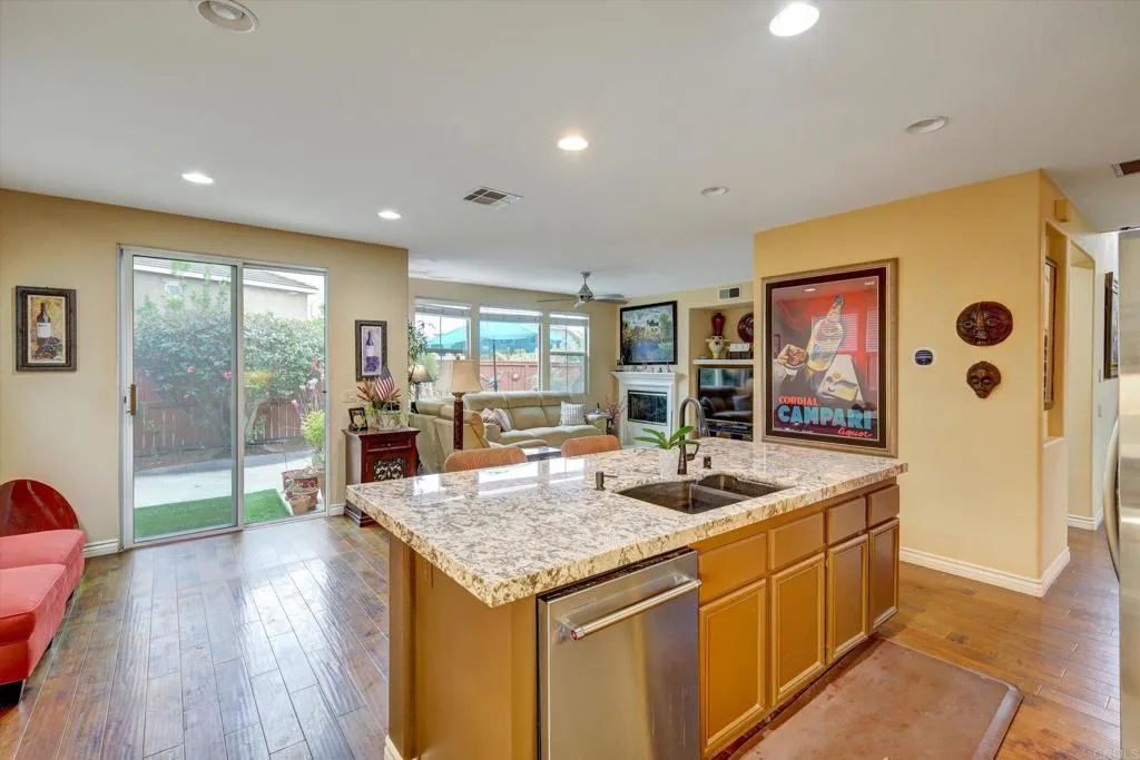 https://cdn.realtyfeed.com/cdn/127/306712810/381cd90851c0e36b5a6688df21b367d3.webp