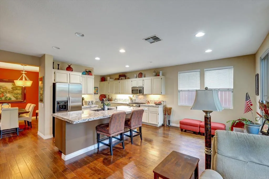 https://cdn.realtyfeed.com/cdn/127/306712810/5cc2e377bdccbeed033693cad0e96bbb.webp