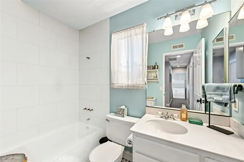 https://cdn.realtyfeed.com/cdn/127/306712811/002106cfac0977e4b074e21d77b9d79c.webp