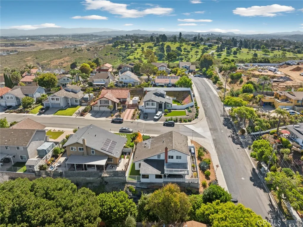 https://cdn.realtyfeed.com/cdn/127/306712811/0422879d8d8494cb5d062dbfdfc2b68d.webp