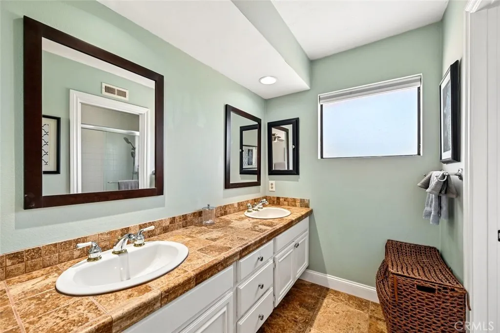 https://cdn.realtyfeed.com/cdn/127/306712811/1371a3f6b488b997a545fb5e81dafad1.webp