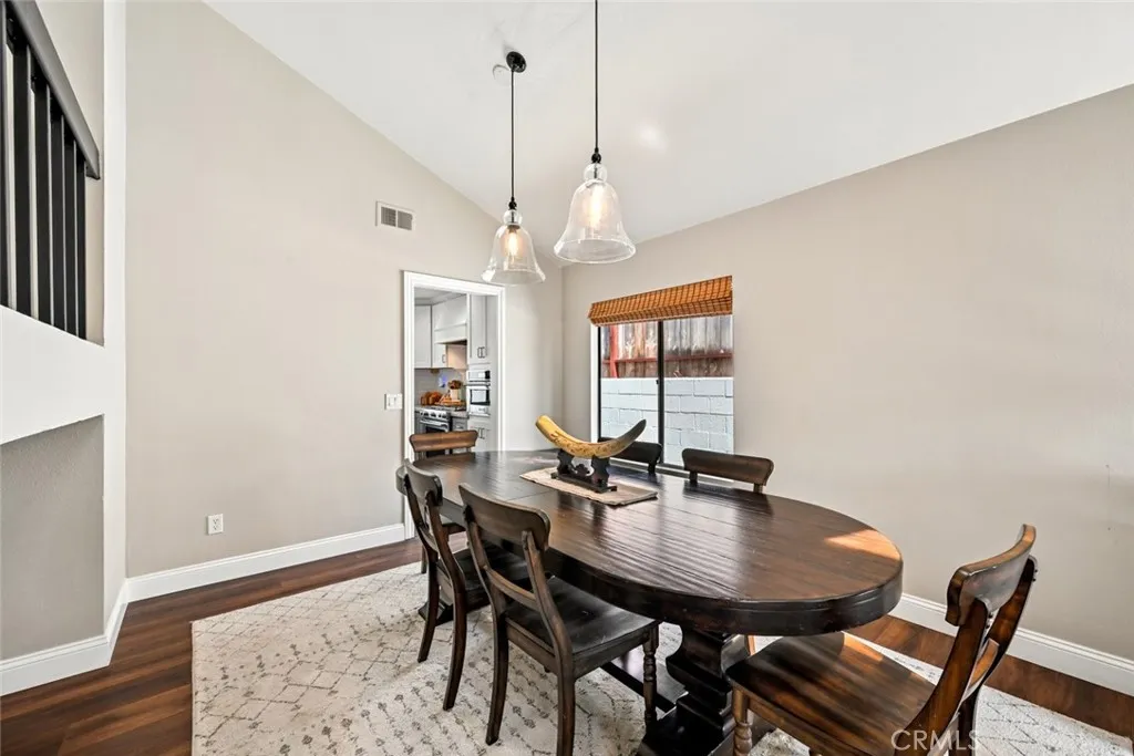 https://cdn.realtyfeed.com/cdn/127/306712811/808b07952cf93c2289de087d38111bf1.webp