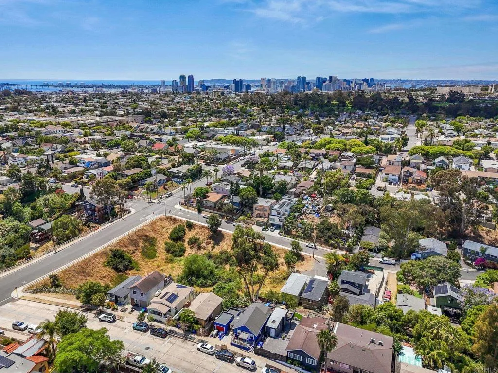https://cdn.realtyfeed.com/cdn/127/306712818/4966a9dc9f3726f5bfdf6b22d43b635b.webp