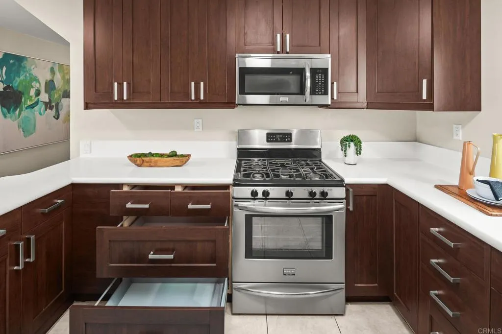 https://cdn.realtyfeed.com/cdn/127/306712818/e08be5eeaeb24685ecfbbe266ff8abc8.webp