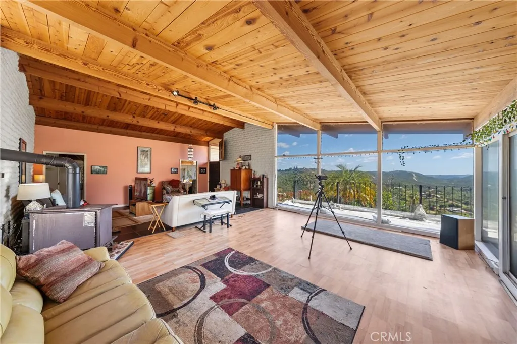 https://cdn.realtyfeed.com/cdn/127/306712832/235d5fd7e3846a1c4063db6267e52d61.webp