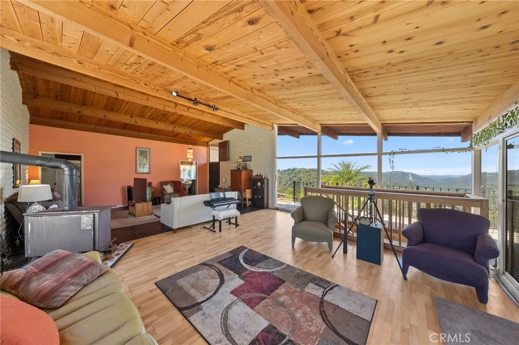 https://cdn.realtyfeed.com/cdn/127/306712832/7475e1aab373485d1973c1332699ce37.webp