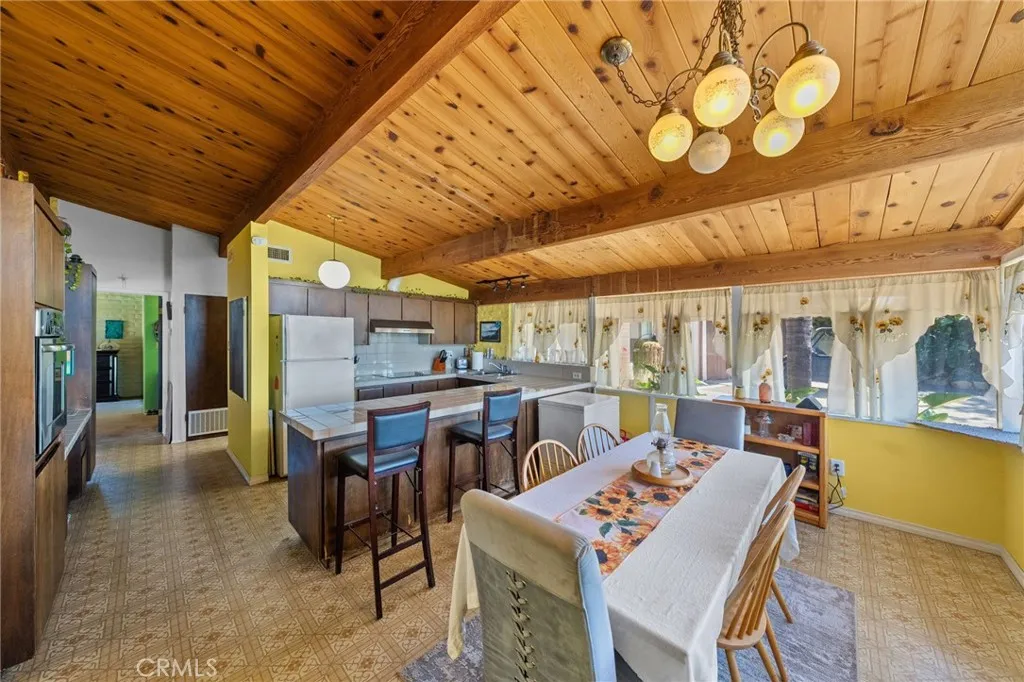 https://cdn.realtyfeed.com/cdn/127/306712832/8bedb5b3c8d599aed2ce88ab3245acfd.webp