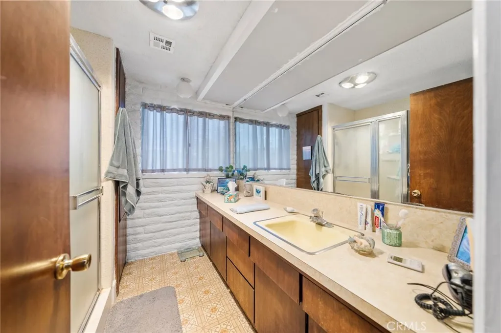 https://cdn.realtyfeed.com/cdn/127/306712832/ad781744ac80b7e6b891725e6c6734fe.webp