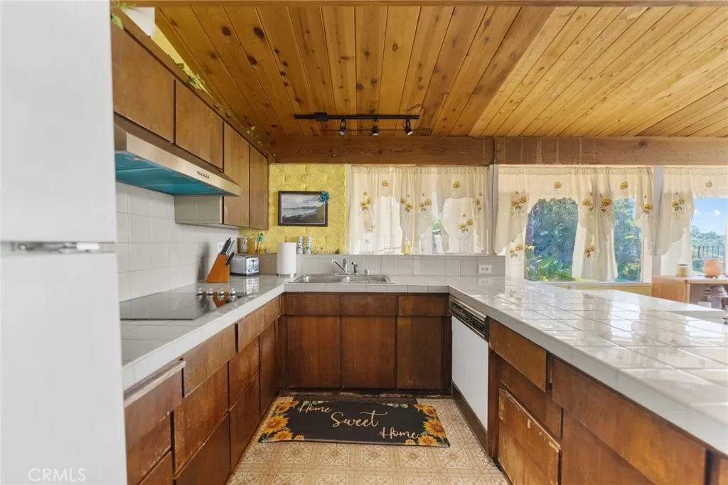 https://cdn.realtyfeed.com/cdn/127/306712832/cc6eca5d9e269e0c59670f6aad11e925.webp