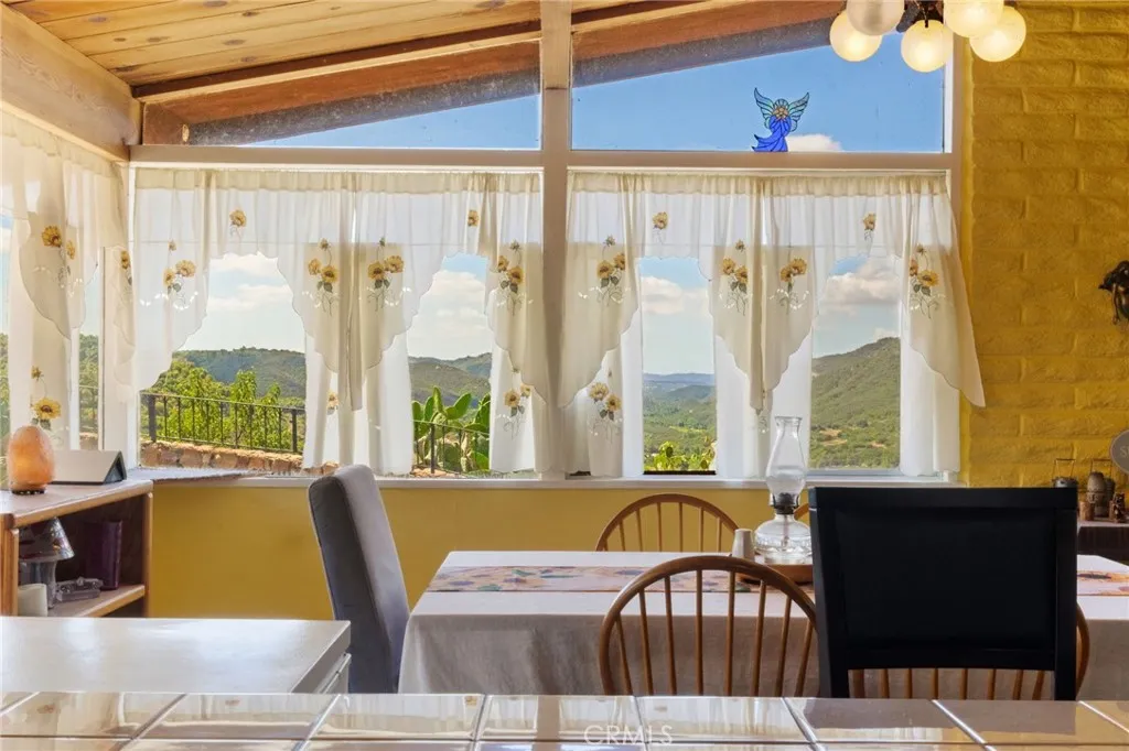 https://cdn.realtyfeed.com/cdn/127/306712832/d6a6a5bf41f27da196459f29f0a0af0a.webp
