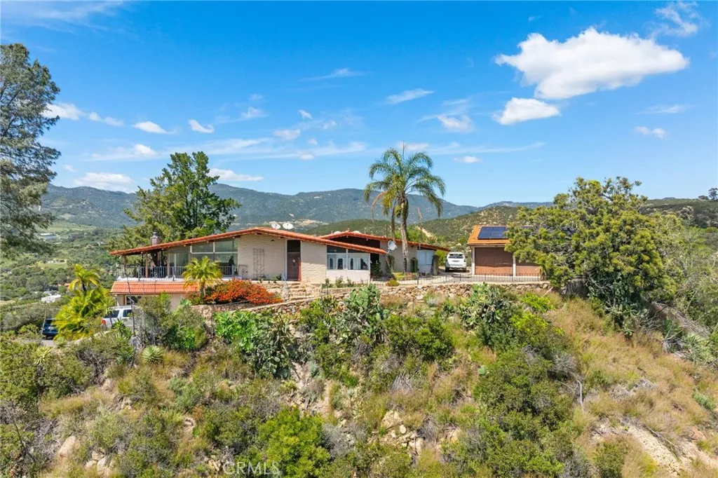 https://cdn.realtyfeed.com/cdn/127/306712832/de14f4f313ace0c1c82f80ef3025906f.webp