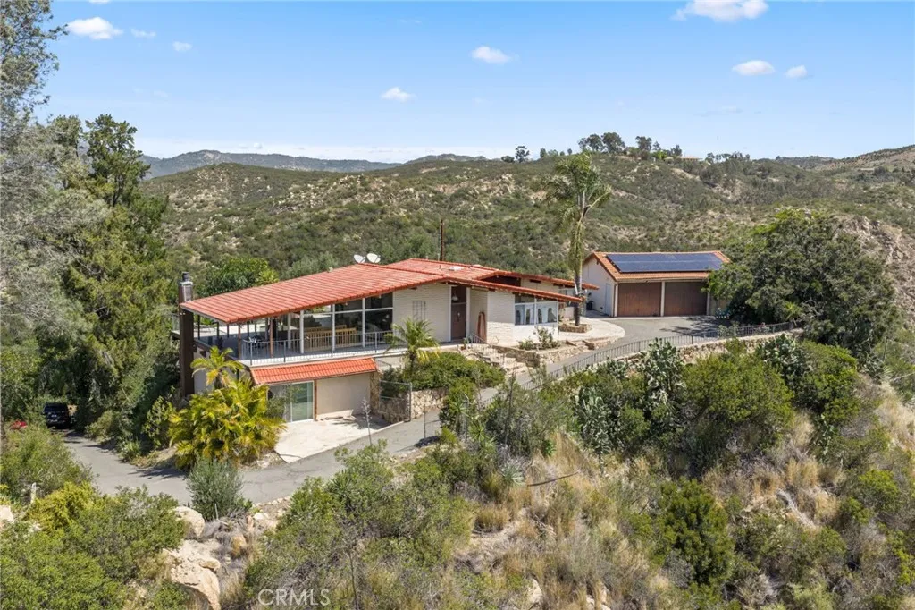 https://cdn.realtyfeed.com/cdn/127/306712832/e583263e8a9a8975ec59d88104fc0c48.webp