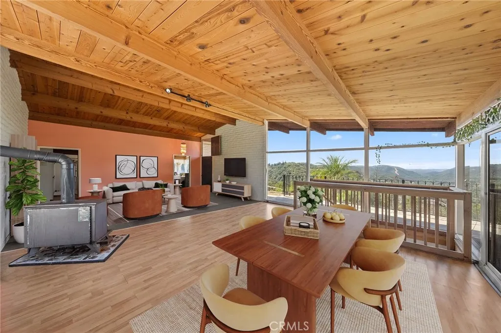 https://cdn.realtyfeed.com/cdn/127/306712832/f2e0e6bead4a8b42cb602d9cf17bb7b4.webp
