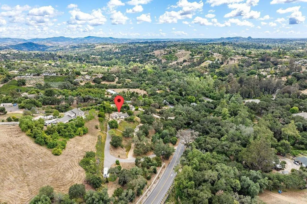 https://cdn.realtyfeed.com/cdn/127/306712869/0aa1290692d1bb6252f0fc642c6b592d.webp